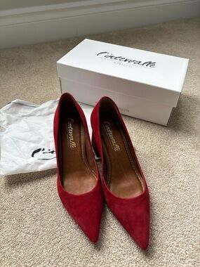 L'INTERVALLE Red Suede Pointed Toe Pumps
